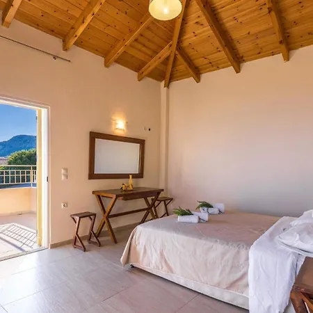 Villa Mirsini By *